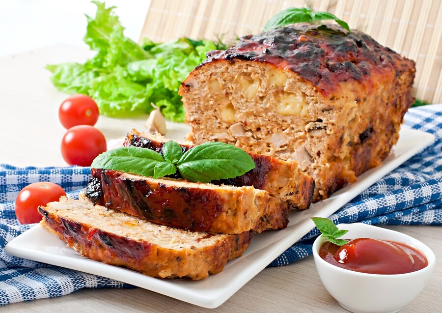 Zesty Saltine Meatloaf