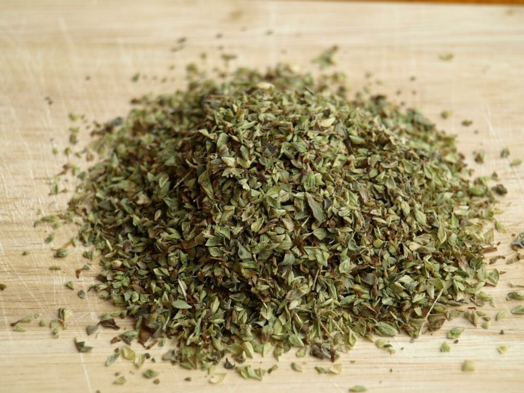 oregano, herbs, spice up-321033.jpg